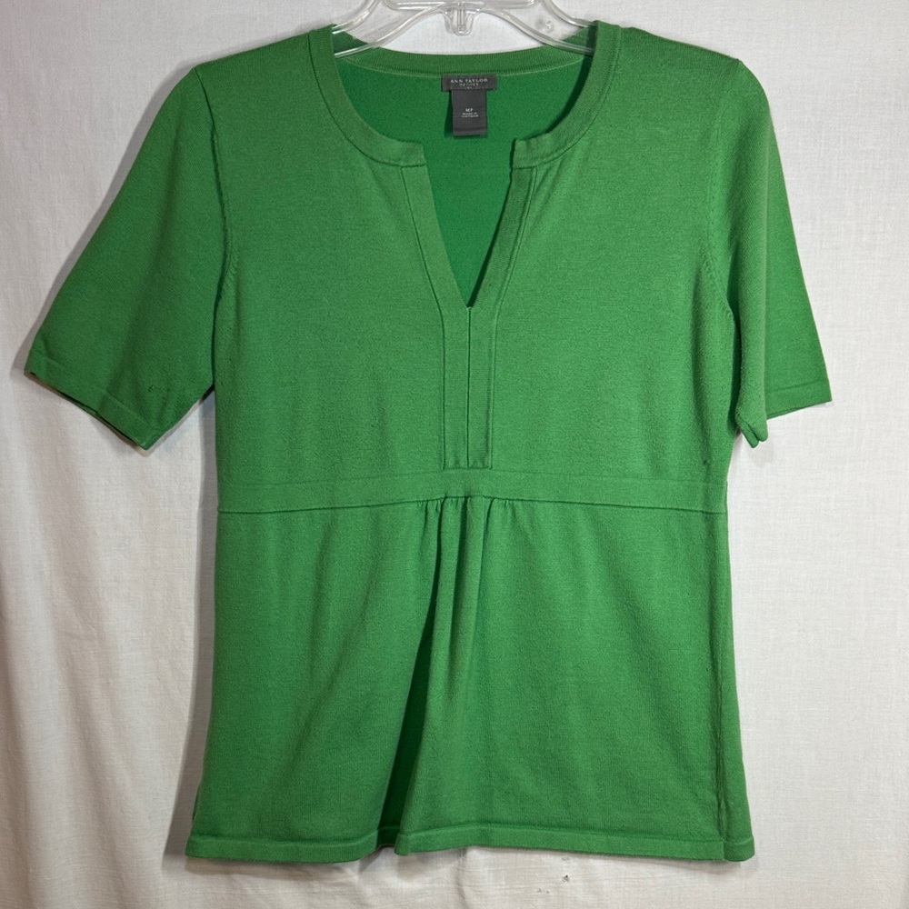Ann Taylor Vibrant Green Short Sleeve Top (Medium, Petite)